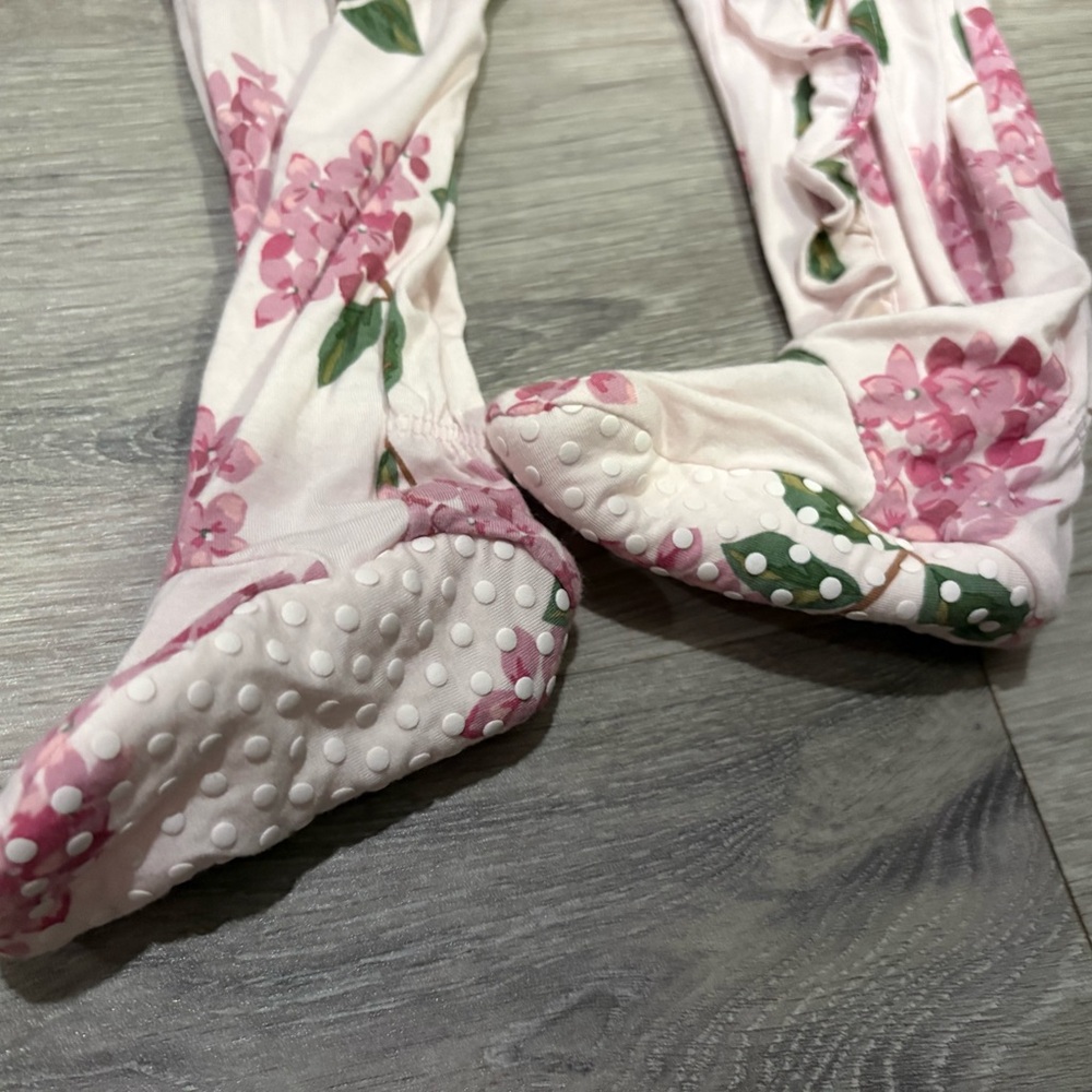 Angel Dear Baby Onesie with Pink and Green Floral Design 6-9months - Picture 3 of 4